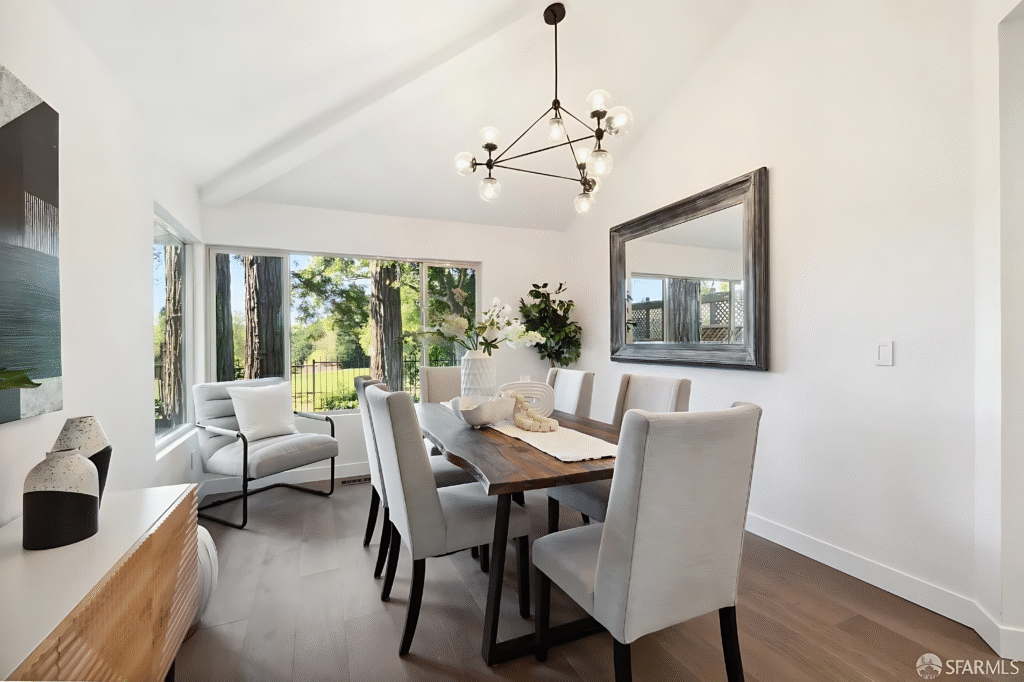 dining_upscayl_4x_upscayl-lite-4x