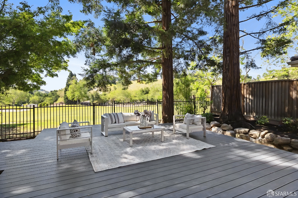 outdoor living_upscayl_4x_upscayl-lite-4x